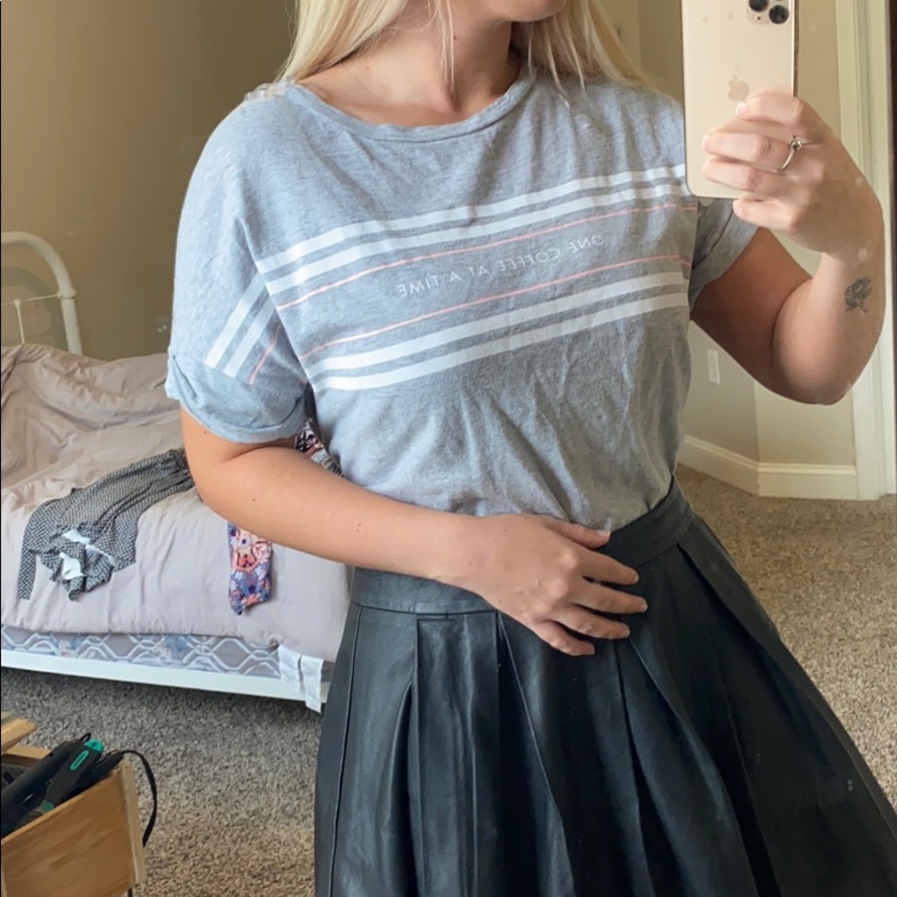 Super comfortable gray T-shirt